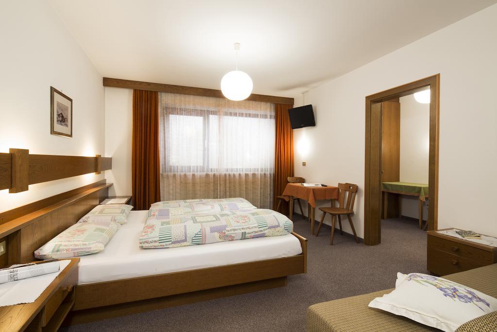 Ciasa Iris Hotel Colfosco Bilik gambar