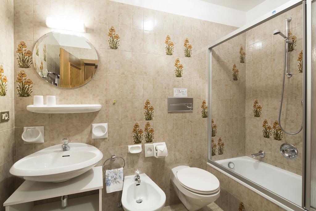 Ciasa Iris Hotel Colfosco Luaran gambar